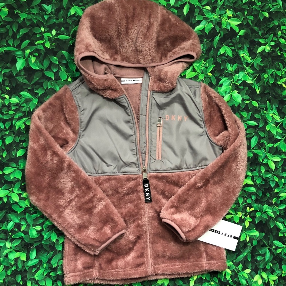 🎄 NWT | DKNY fuzzy jacket | 7-8 | small | sport